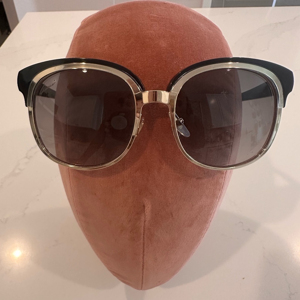 GUCCI Oversized Black and Gold Metal Sunglasses
